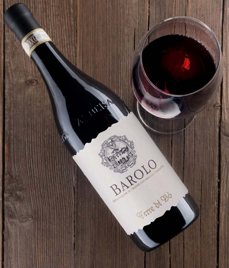 terre di bo bottiglia barolo docg con bicchiere